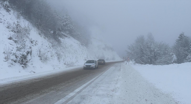 Kastamonu’da yüksek kesimlerde kar ve sis görülüyor