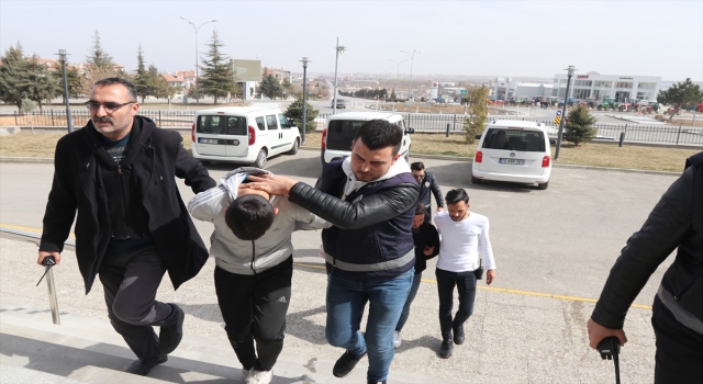 Hatay’da enkazdan hırsızlık yapan zanlı Karaman’da tutuklandı