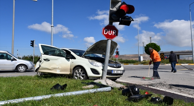 Sivas’ta tır ile çarpışan otomobildeki 4 kişi yaralandı
