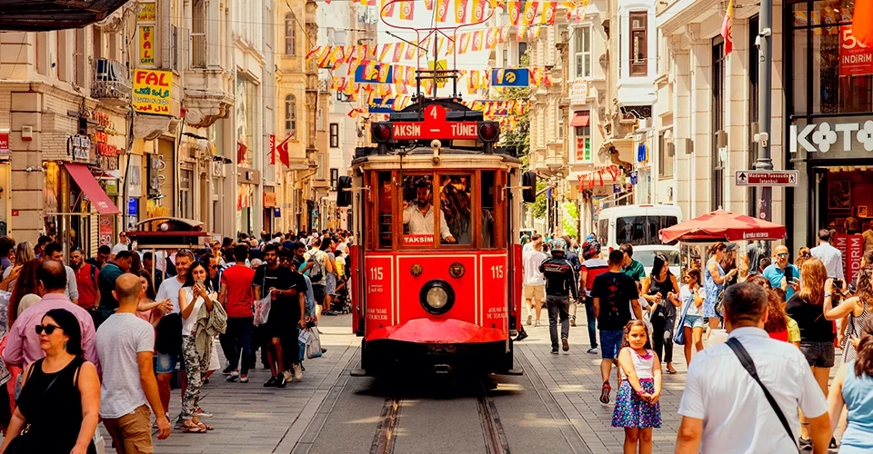 Beyoğlu Belediye Başkanı: İstiklal’in yüzde 15-20’si Arap turist