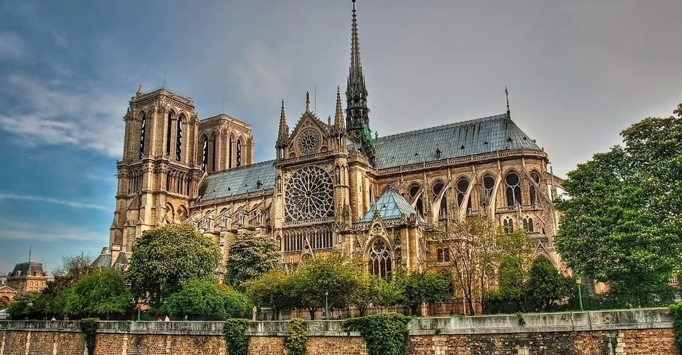 Notre Dame Katedrali’nde çıkan yangının üzerinden 3 yıl geçti