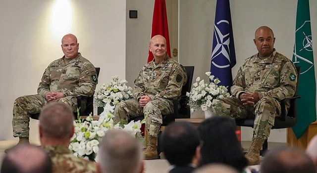 NATO Müttefik Kara Komutanlığında devir teslim töreni yapıldı