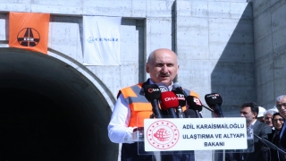 Ulaştırma ve Altyapı Bakanı Adil Karaismailoğlu, yeni Zigana Tüneli inşaatında incelemelerde bulundu