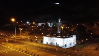Adilcevaz’da Selçuklu ve Osmanlı dönemine ait camiler ışıklandırıldı