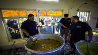 Bağdat’ta birlikte yaşama kültürünü geliştirmek için açılan aşevi ramazanda yoksulları doyuruyor