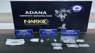 Adana’da uyuşturucu ele geçirilen evde yakalanan 2 zanlı tutuklandı