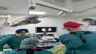 Bursa’da tam kapalı bel fıtığı ameliyatlarıyla hastalar kısa sürede taburcu ediliyor