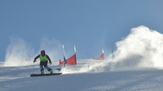 Erzurum’da düzenlenen ”Snowboard Milli Takım Seçmeleri” tamamlandı