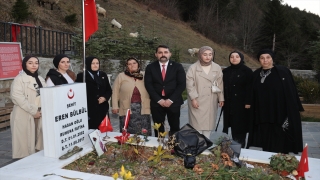 Alperen Ocakları Genel Başkanı Kocaman, şehit Eren Bülbül’ün kabrini ziyaret etti
