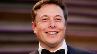 Elon Musk’ın ’apolitik’lik açıklaması Twitter’a pahalıya mal oldu
