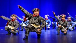 Antalya’da kurtuluşun hikayesi halk danslarıyla anlatıldı