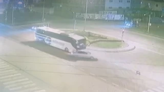 Düzce’de yolcu otobüsü ile otomobil çarpıştı: 2 yaralı 