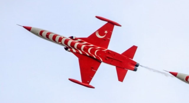 Konya’da Türk Yıldızları ekibine ait uçak düştü!