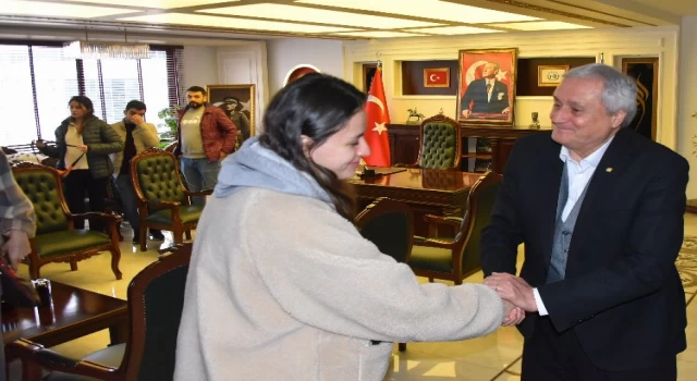 ’Bizim Kızlar’dan Başkan Bakkalcıoğlu’na ziyaret